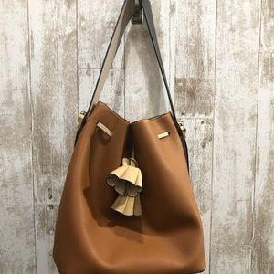 Beautiful brown & tan shoulder bag ⭐️